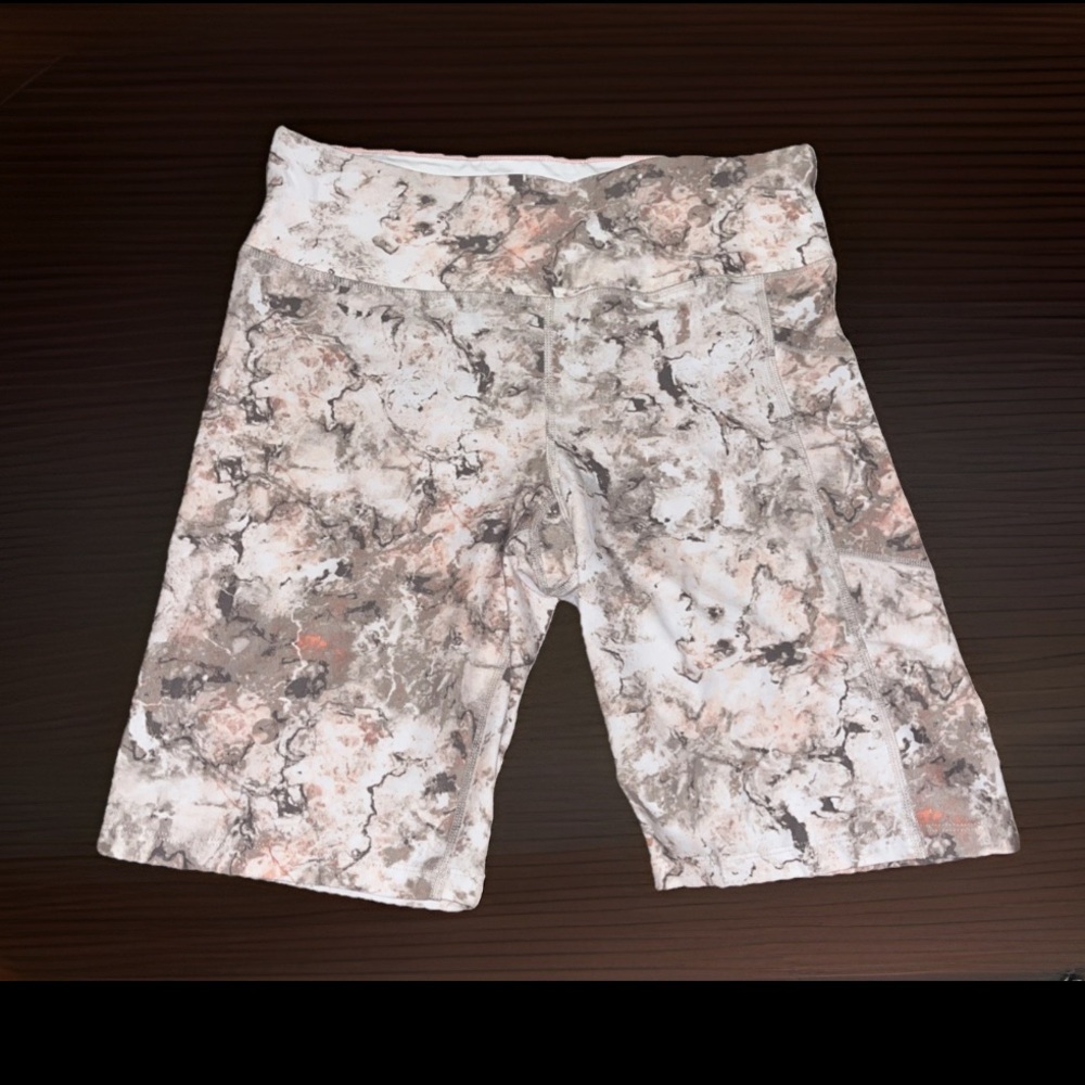 Calvin Klein Performance Women's Active Bike Short 9" High Waist, Brown Camo